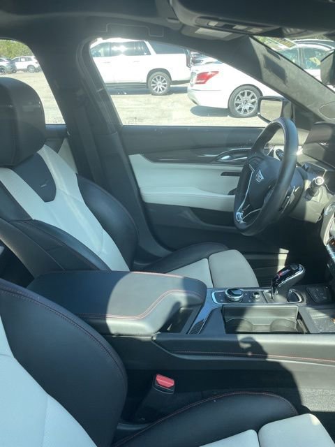 Used 2025 Cadillac CT5 V RWD image 8