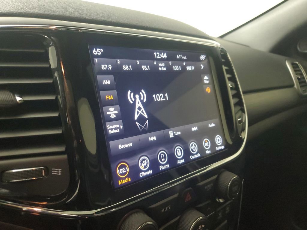 Used 2020 Jeep Grand Cherokee Altitude image 26