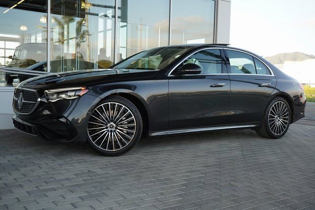 New 2026 Mercedes-Benz E 450 4MATIC Sedan image 4