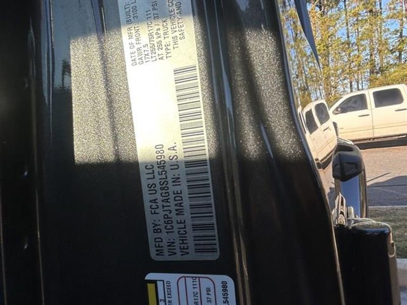 New 2025 Jeep Gladiator Sport image 26