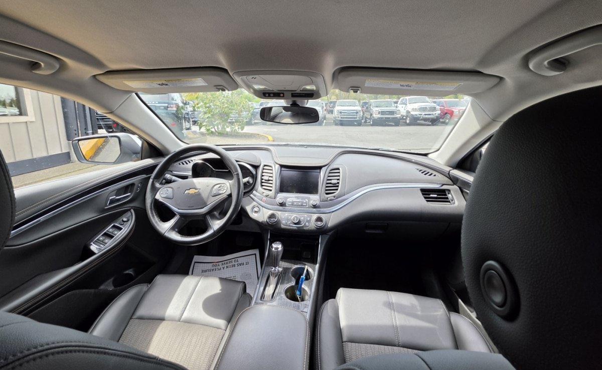 Used 2018 Chevrolet Impala LT FWD image 12