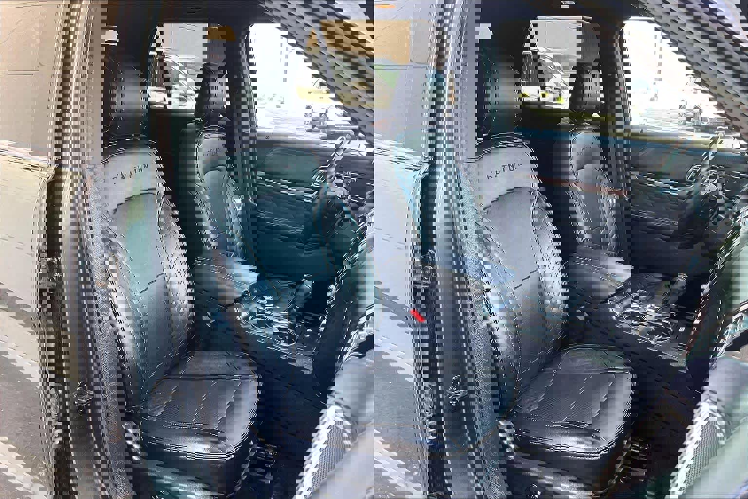 Used 2016 Ford Explorer Platinum image 9