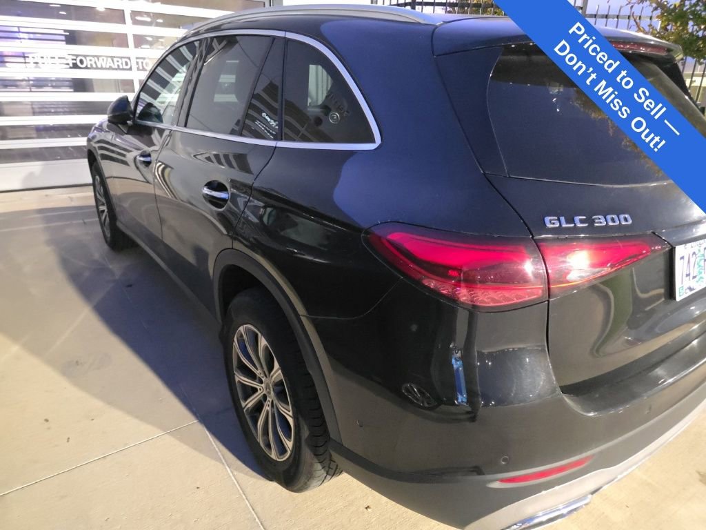 Used 2024 Mercedes-Benz GLC 300 4MATIC image 5