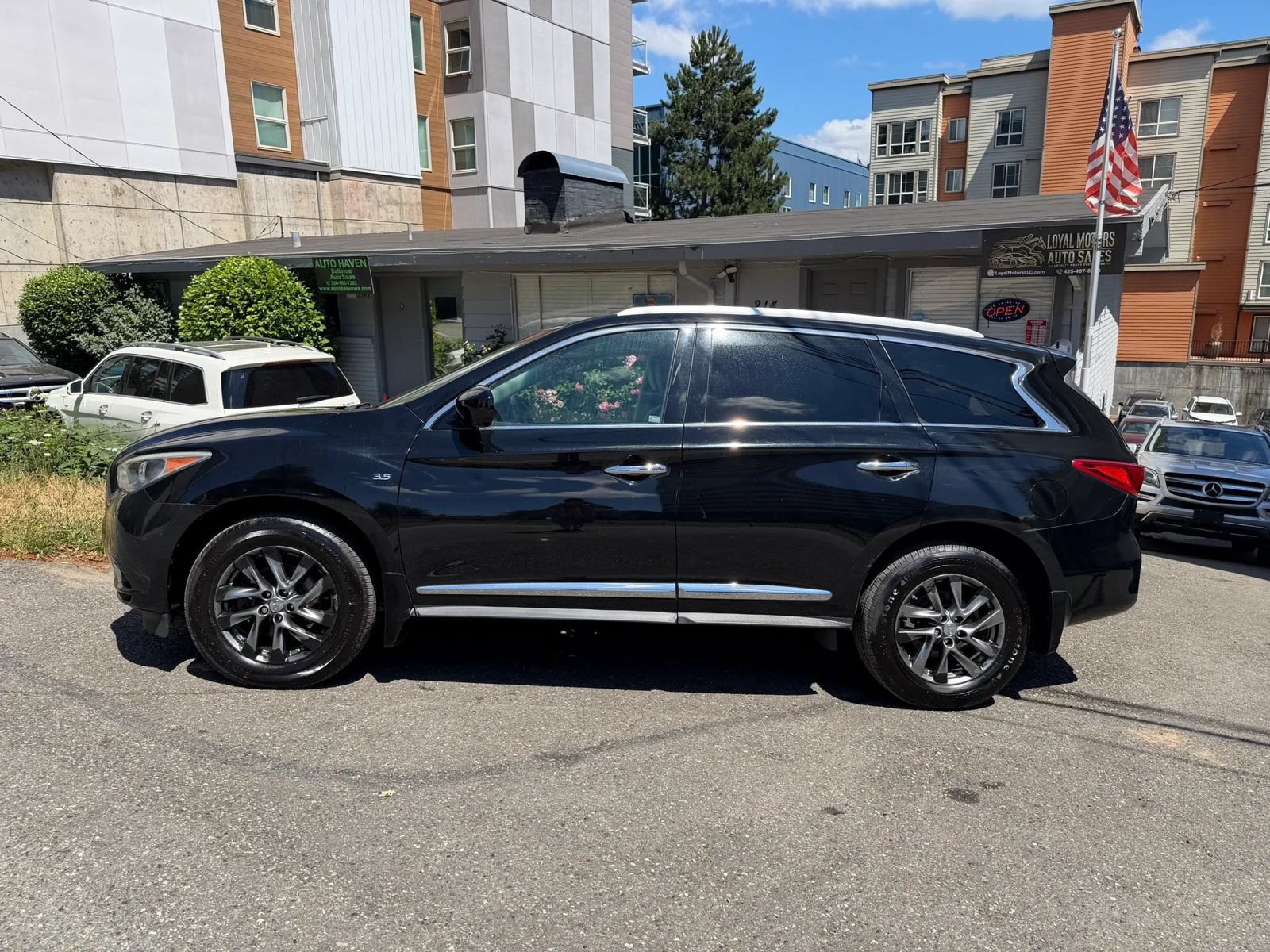 Used 2015 INFINITI QX60 Luxe w/ Premium Plus Package AWD/4WD image 9