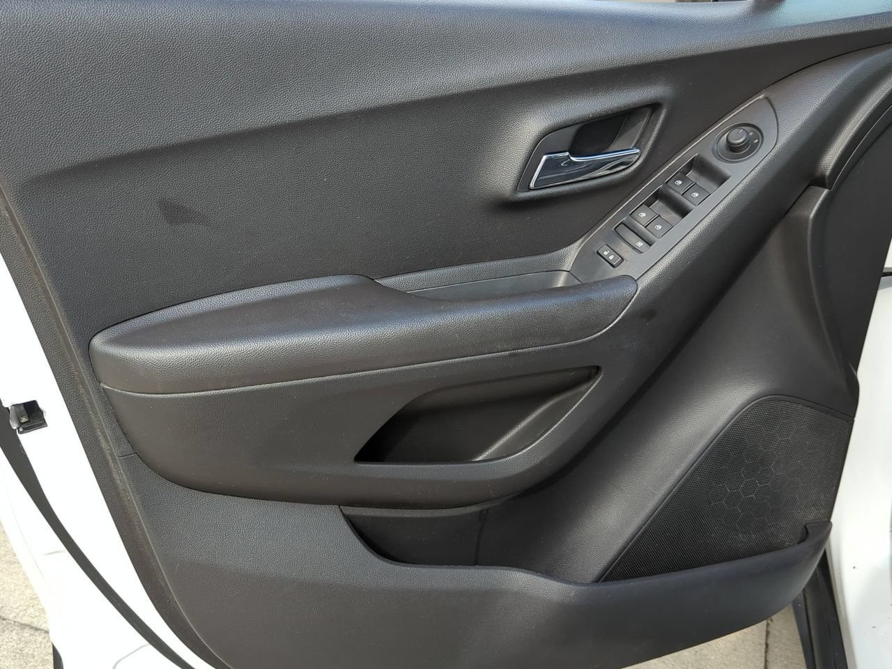 Used 2019 Chevrolet Trax LT w/ LT Convenience Package AWD/4WD image 18