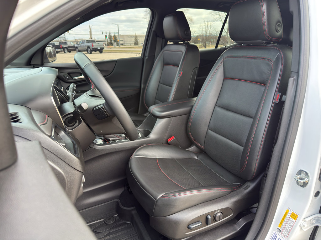 Used 2023 Chevrolet Equinox RS w/ RS Leather Package image 14