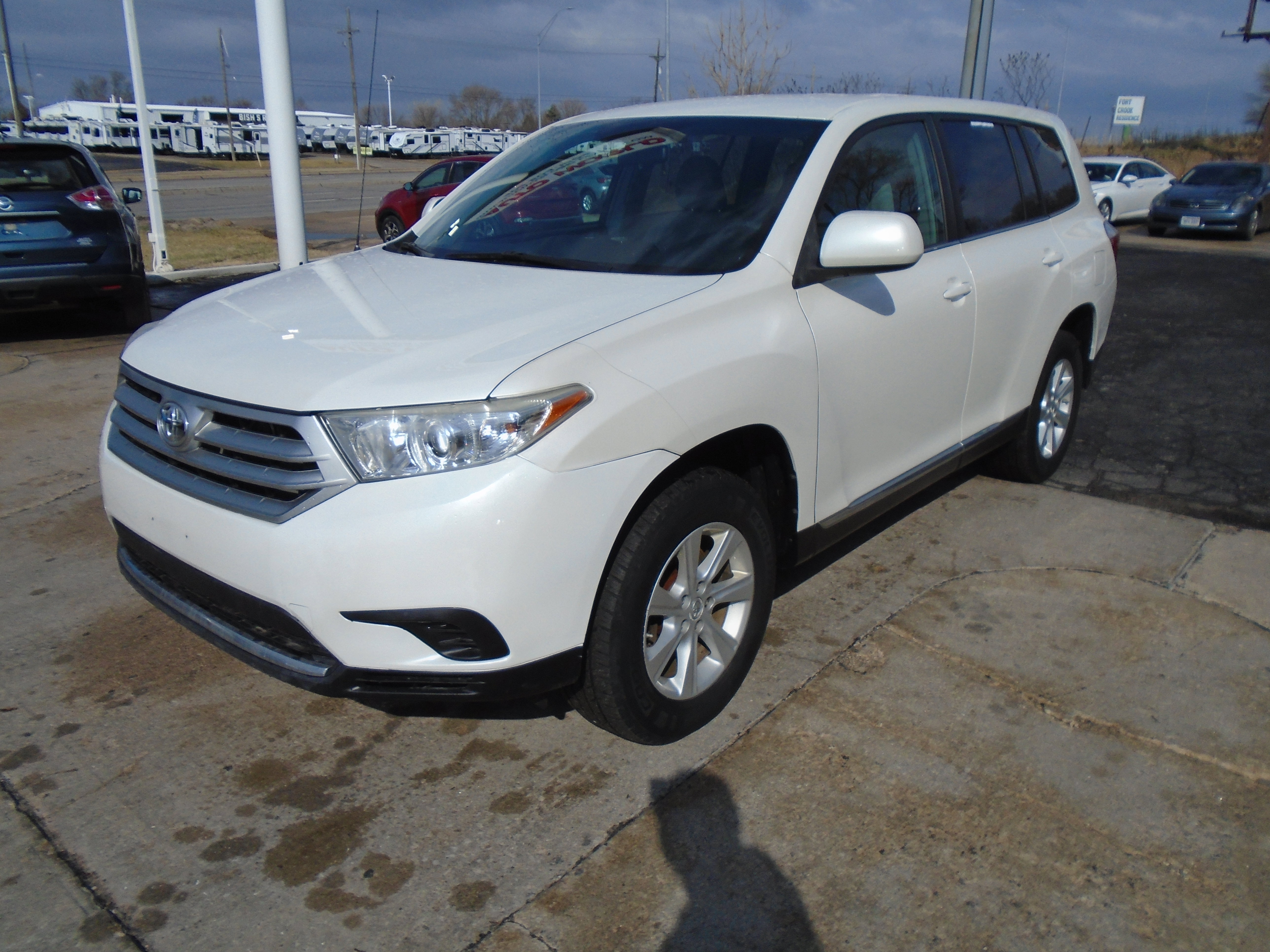 Used 2012 Toyota Highlander FWD w/ Cold Weather Pkg image 6