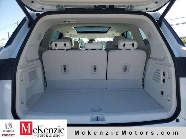 New 2027 Buick Enclave Avenir w/ LPO, Floor Liner Package FWD image 33