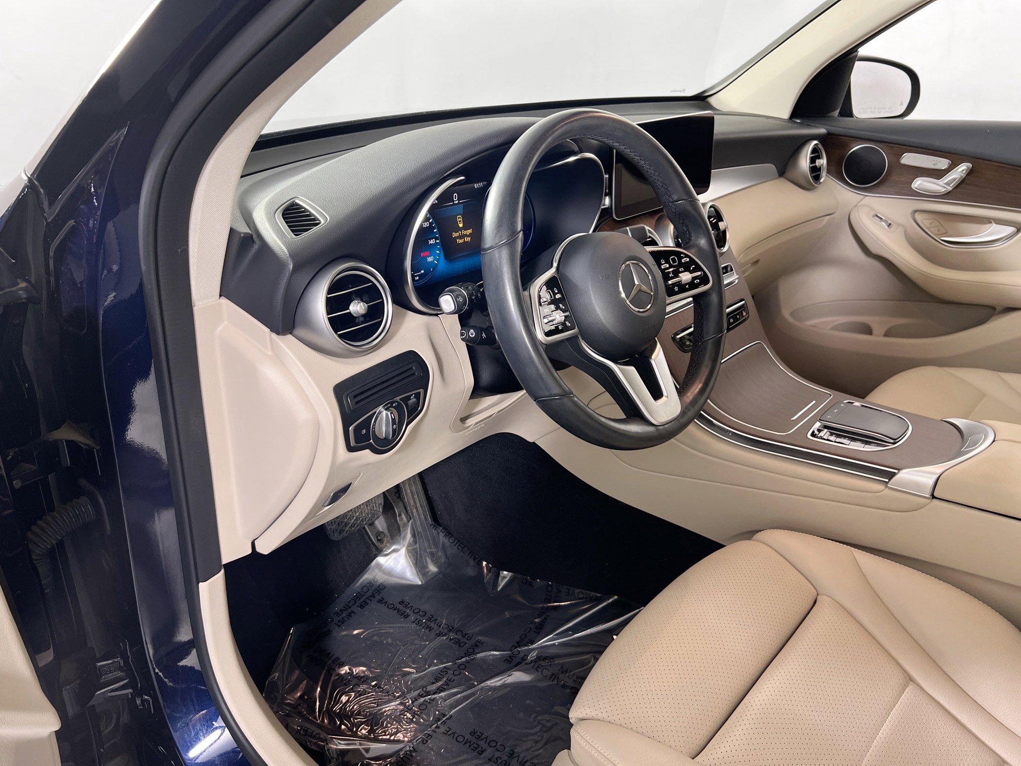 Used 2022 Mercedes-Benz GLC 300 4MATIC image 9