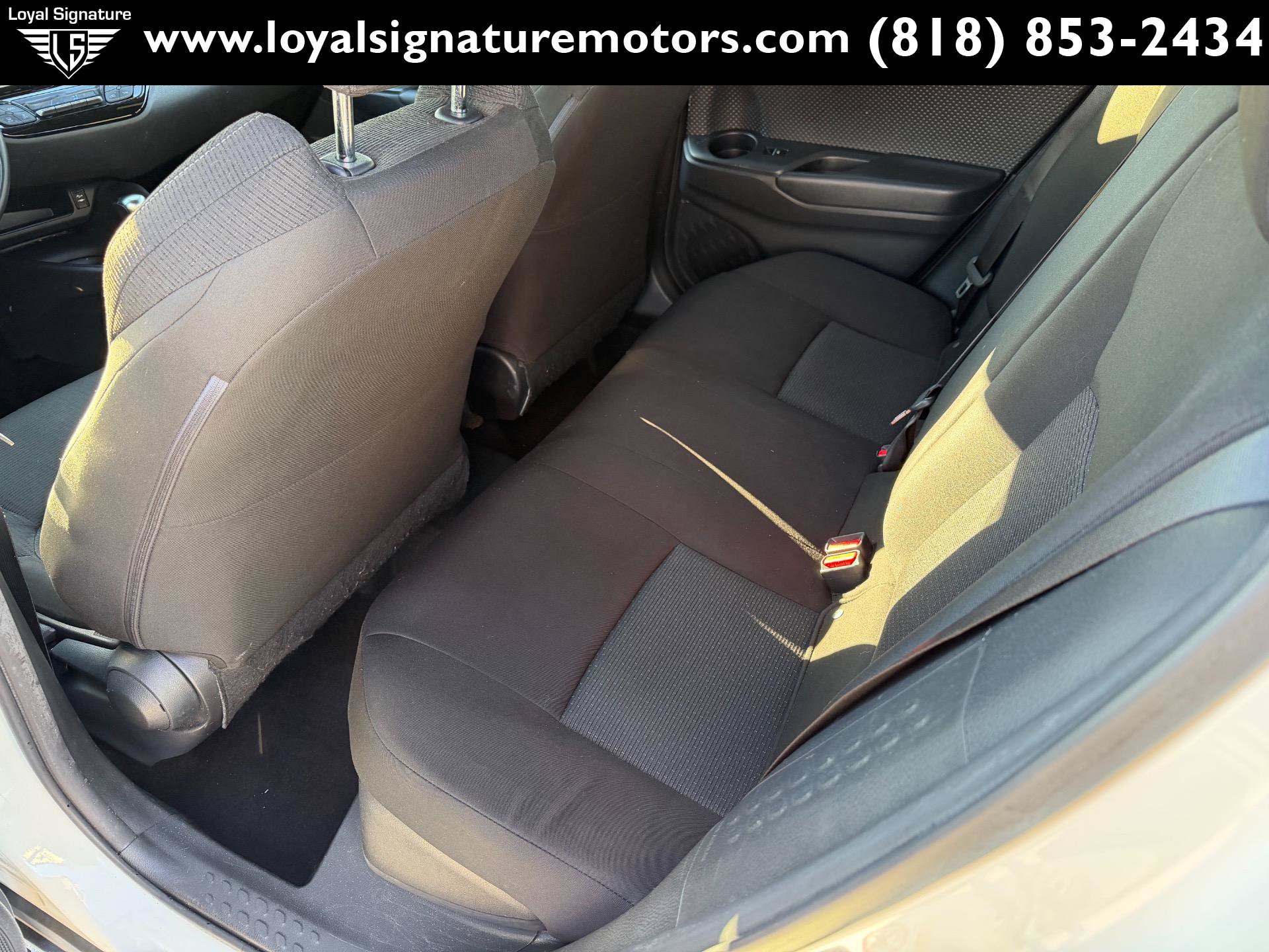 Used 2018 Toyota C-HR XLE FWD image 13