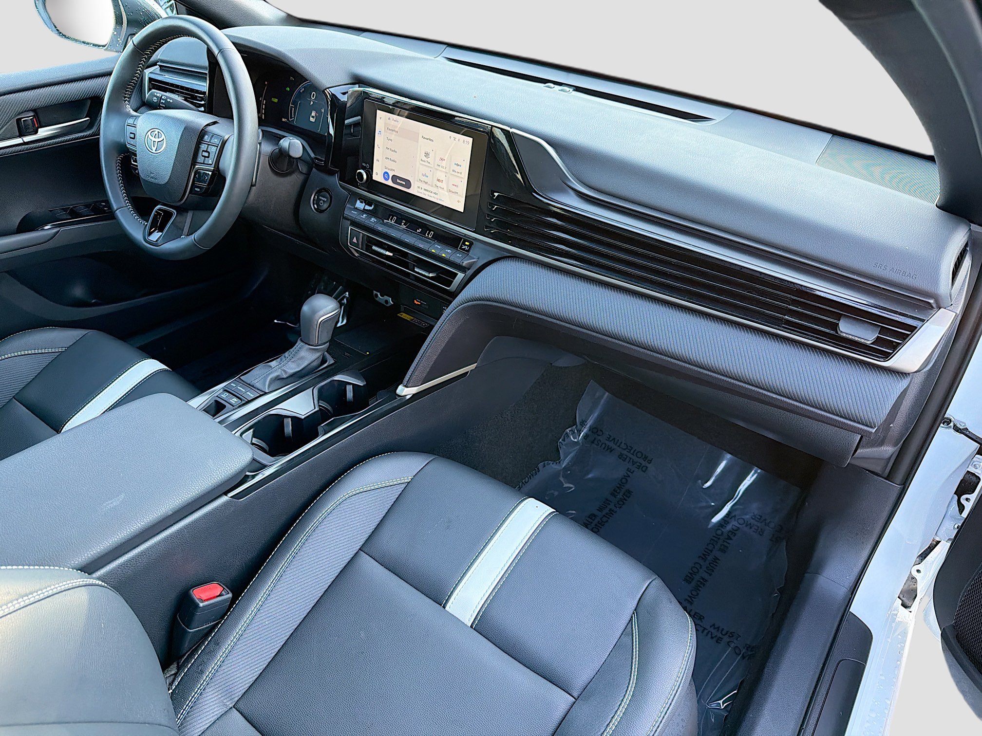 Used 2025 Toyota Camry SE image 12