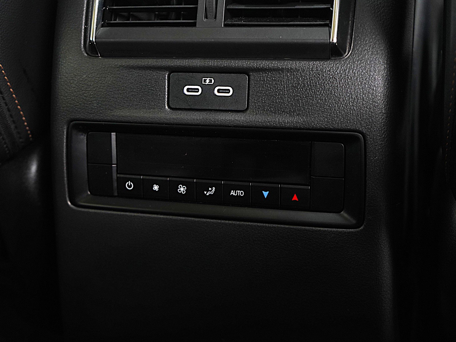 Used 2024 MAZDA CX-90 Plug-In Hybrid w/ Premium Pkg image 16