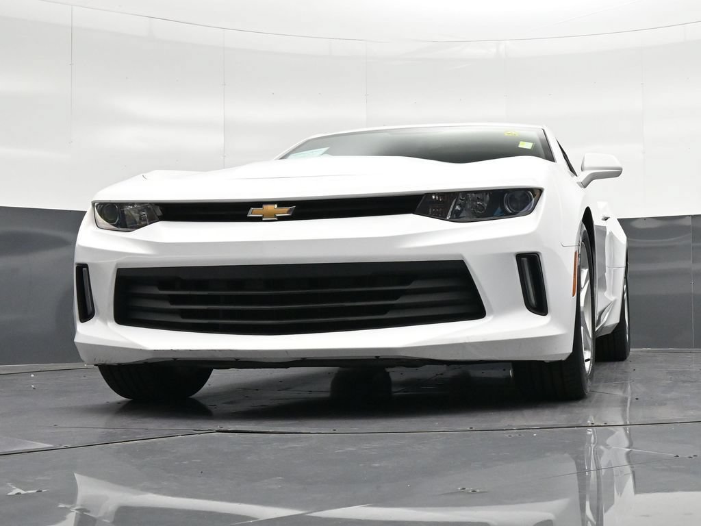 Used 2018 Chevrolet Camaro LS RWD image 34