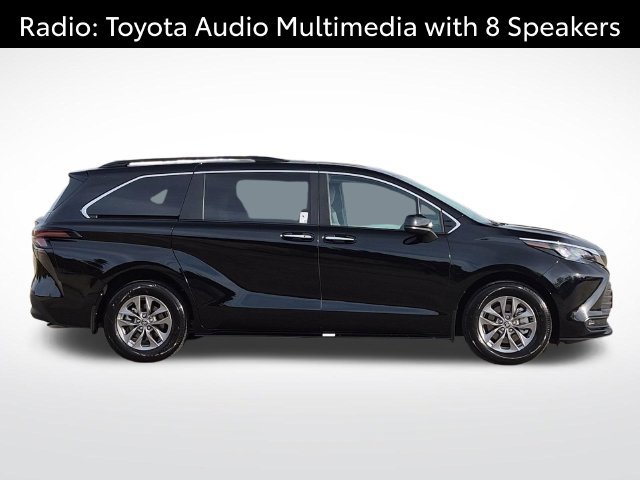 Certified 2026 Toyota Sienna XLE FWD image 4