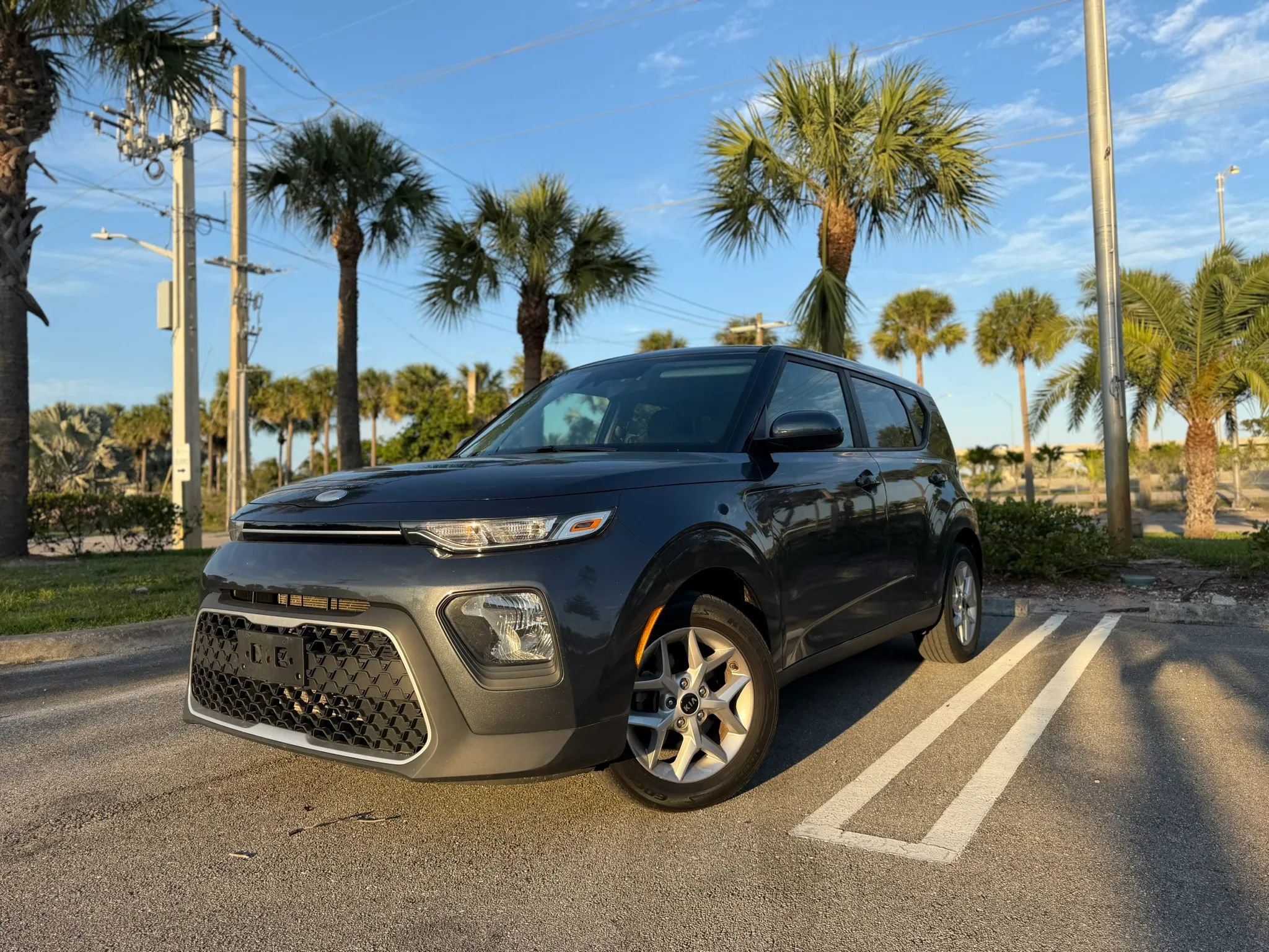 Used 2020 Kia Soul S FWD image 1