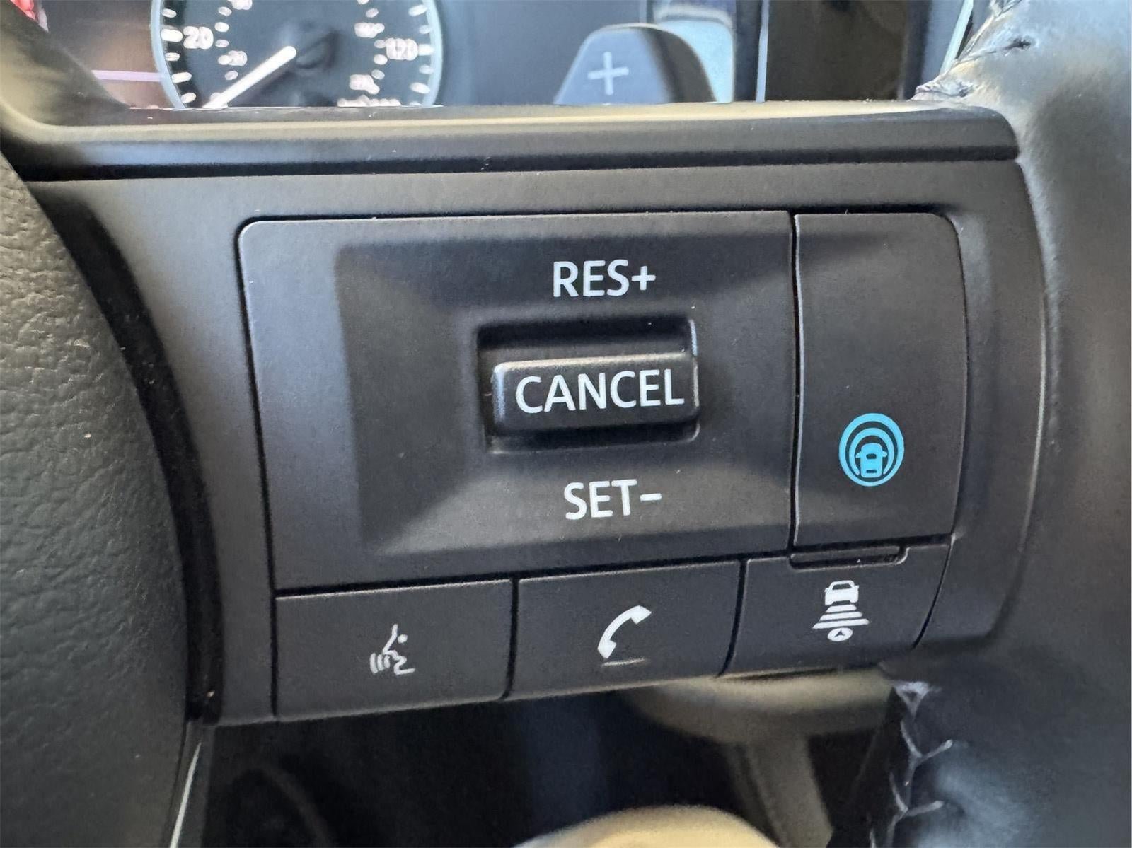 Used 2025 Nissan Pathfinder SV FWD image 16