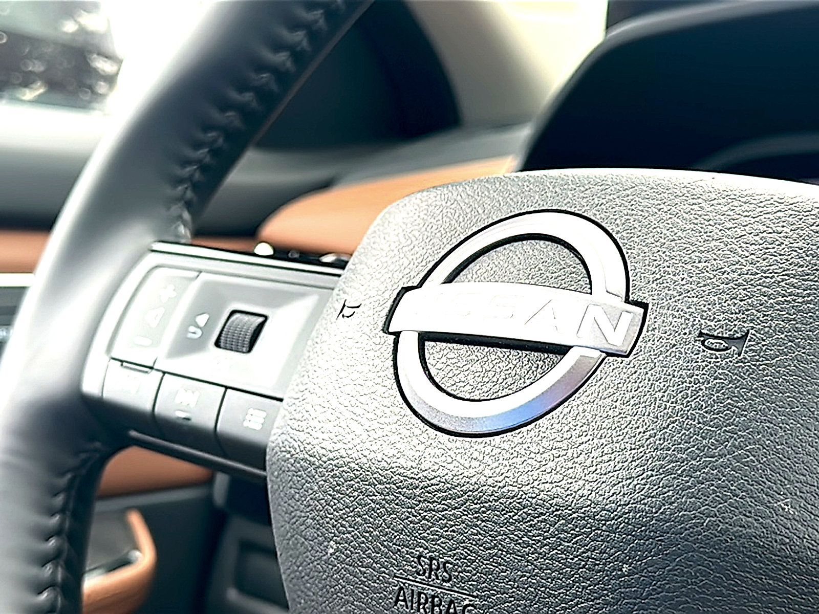 Certified 2025 Nissan Rogue Platinum w/ Tech Package FWD image 30