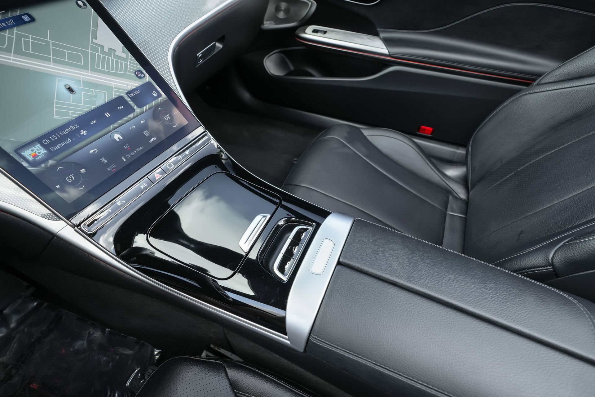 Used 2025 Mercedes-Benz CLE 300 4MATIC Cabriolet image 12