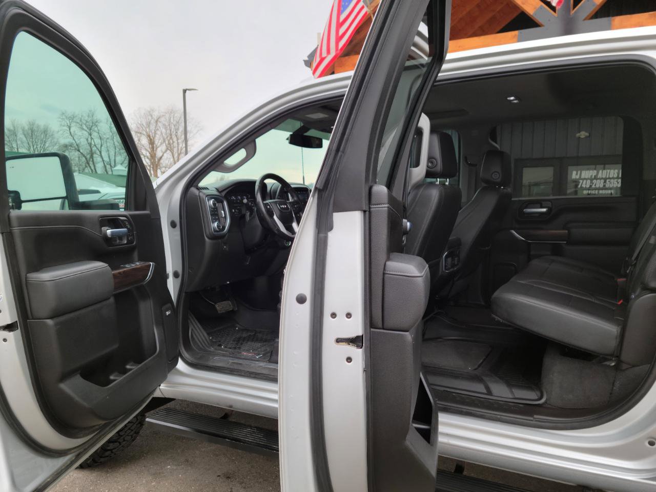 Used 2021 GMC Sierra 3500 SLT w/ SLT Preferred Package image 7