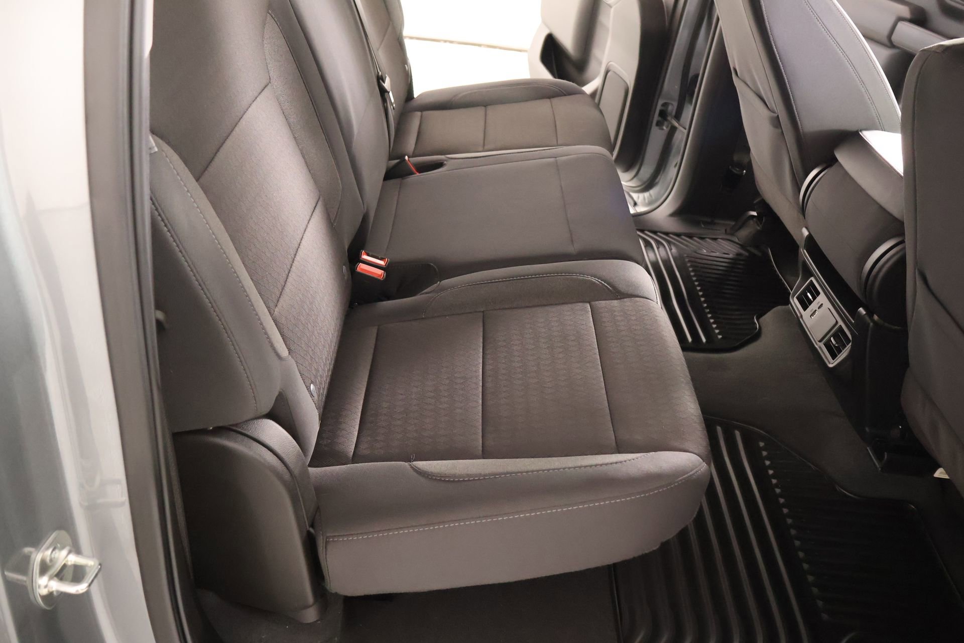 Used 2025 Chevrolet Silverado 1500 Custom RWD image 12