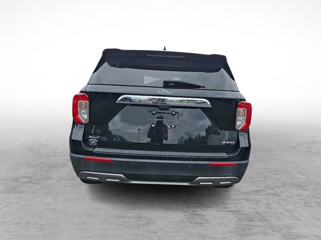 Certified 2022 Ford Explorer XLT w/ Equipment Group 202A image 5