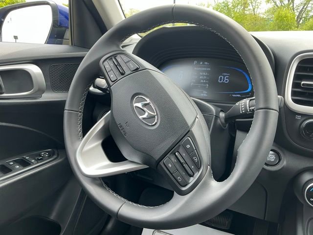 Used 2026 Hyundai Venue SEL FWD image 21