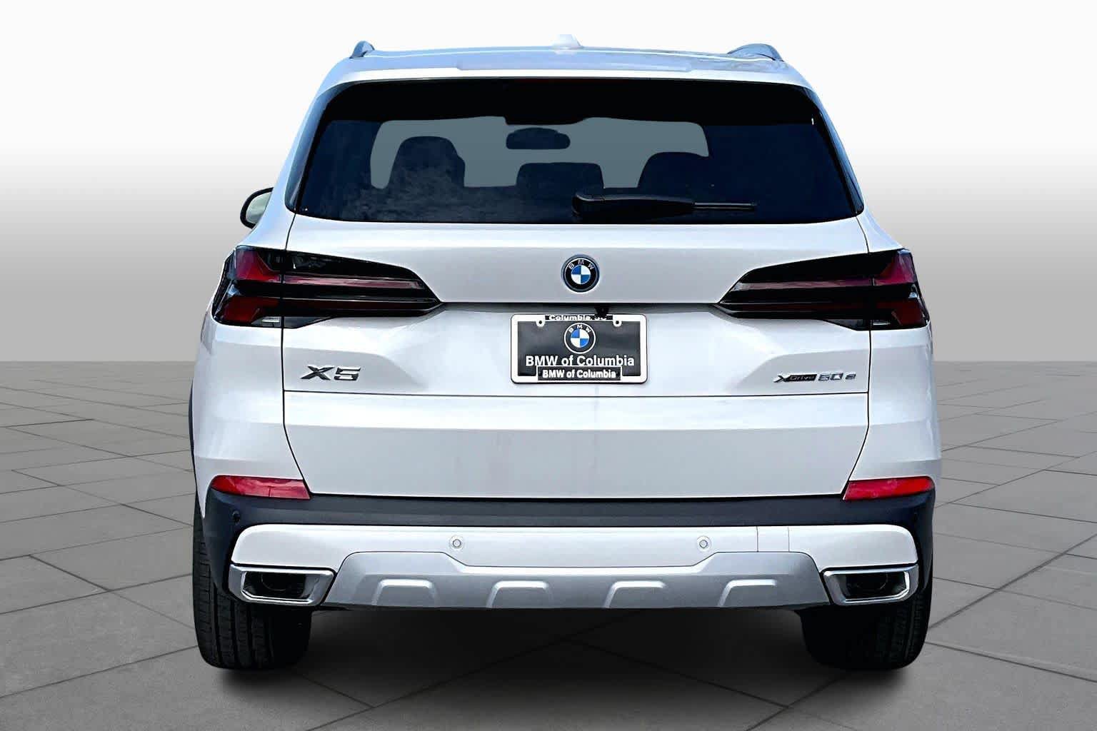 New 2026 BMW X5 xDrive50e w/ Climate Comfort Package AWD/4WD image 4