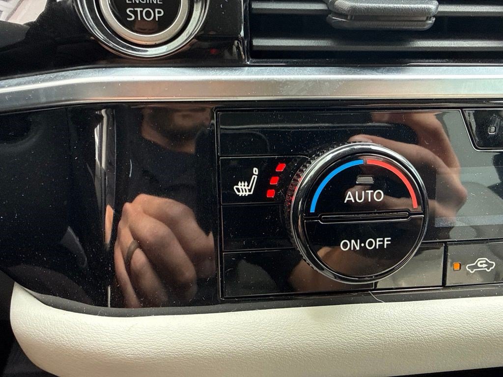 Used 2022 Nissan Pathfinder SL AWD/4WD image 17