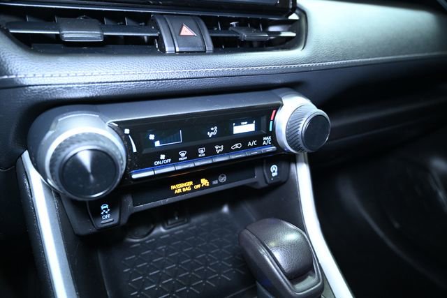 Used 2022 Toyota RAV4 LE image 28