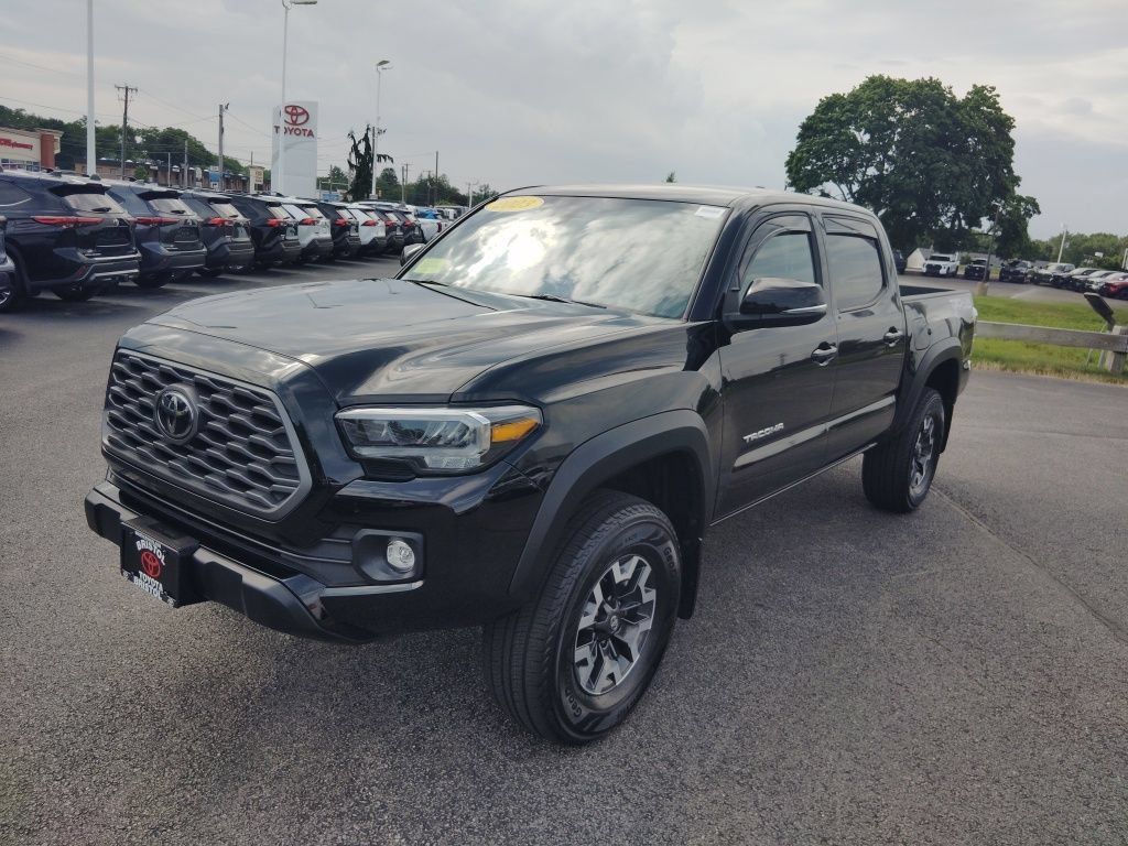 Certified 2023 Toyota Tacoma TRD Off-Road AWD/4WD image 3