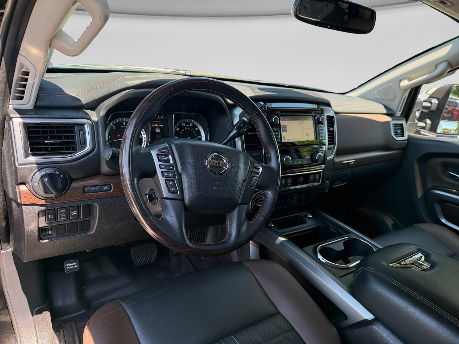 Used 2018 Nissan Titan Platinum Reserve w/ Platinum Utility Package AWD/4WD image 12