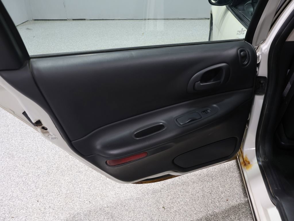 Used 2004 Dodge Intrepid SE image 21