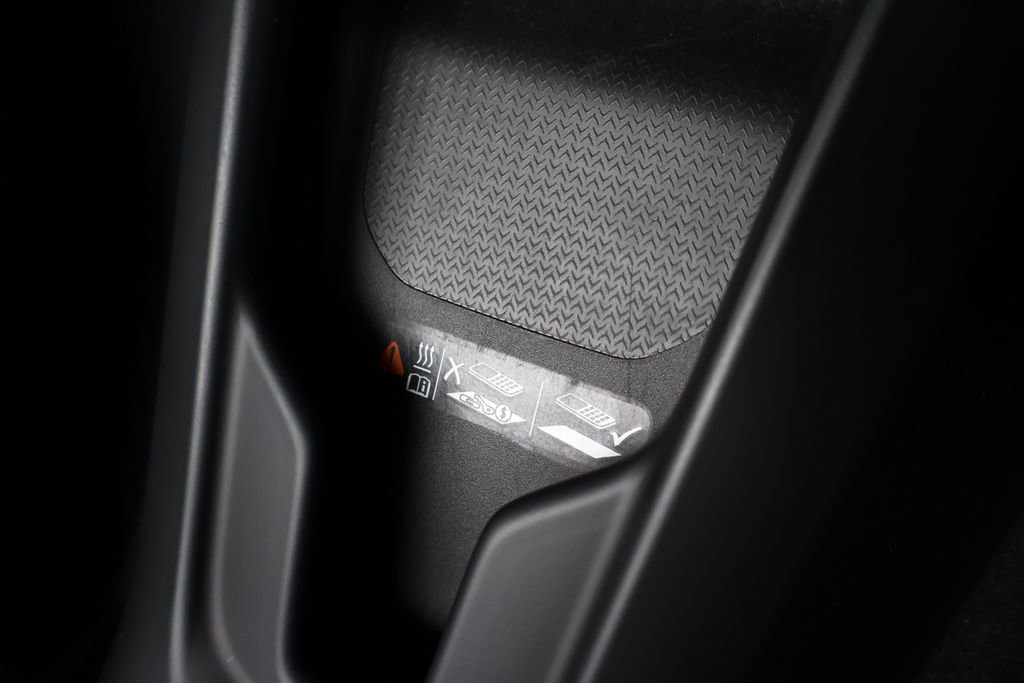 Used 2024 Chevrolet Corvette Stingray Preferred Cpe w/ 2LT image 42