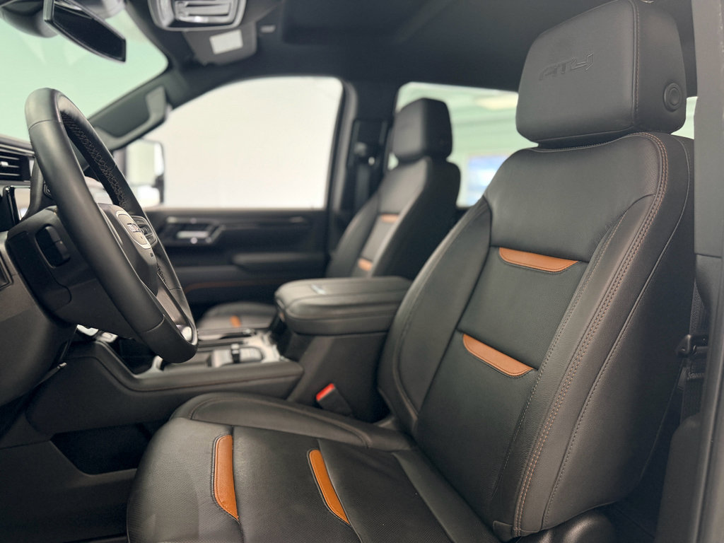 Used 2025 GMC Sierra 2500 AT4 image 14