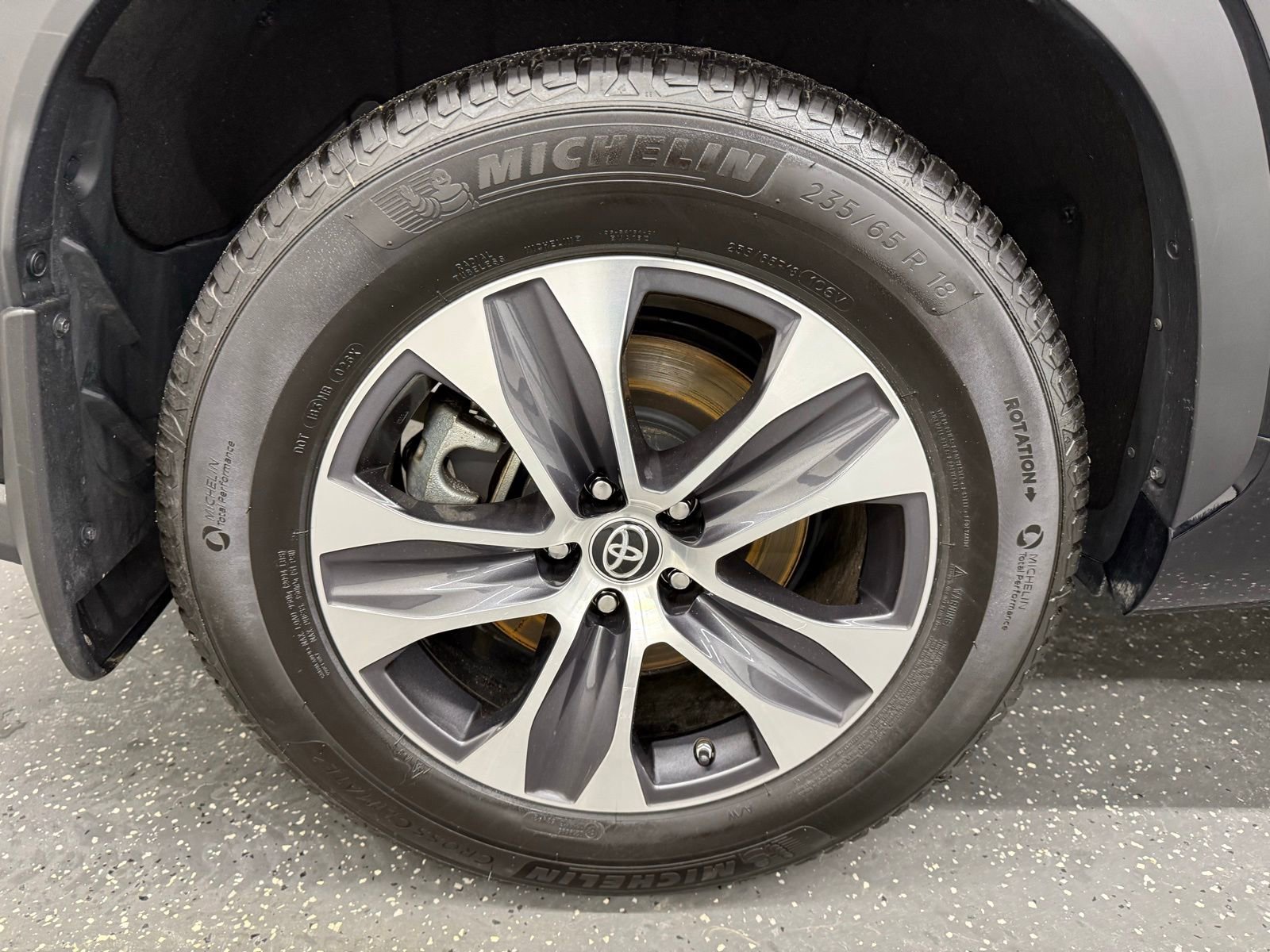 Used 2023 Toyota Highlander XLE image 20