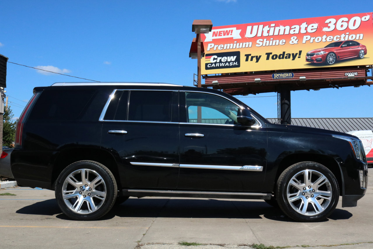 Used 2017 Cadillac Escalade Premium Luxury image 8