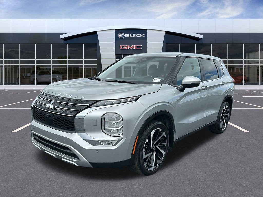 Used 2023 Mitsubishi Outlander SE