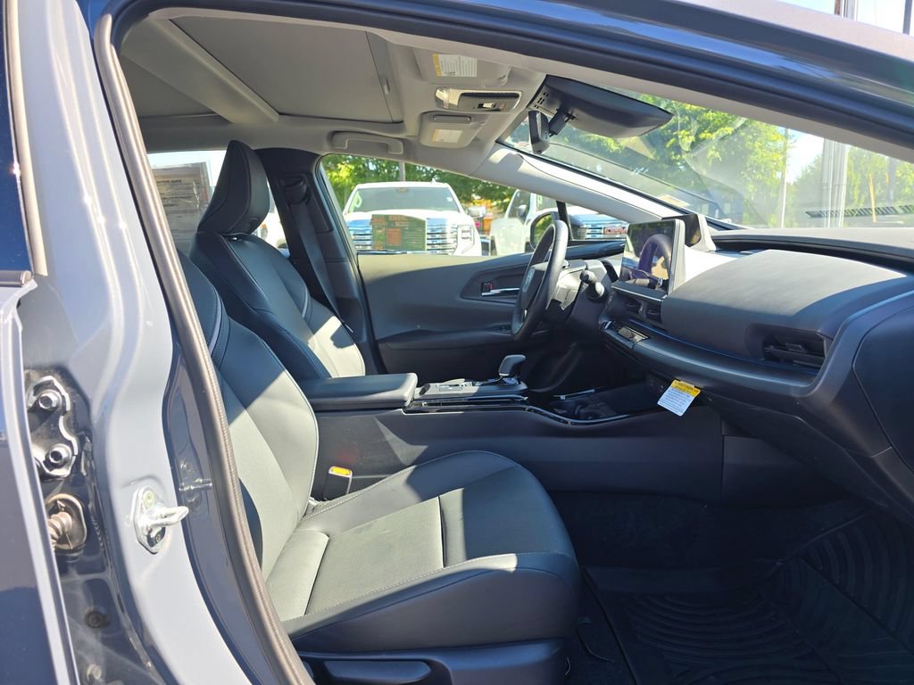 Used 2024 Toyota Prius XLE AWD/4WD image 10