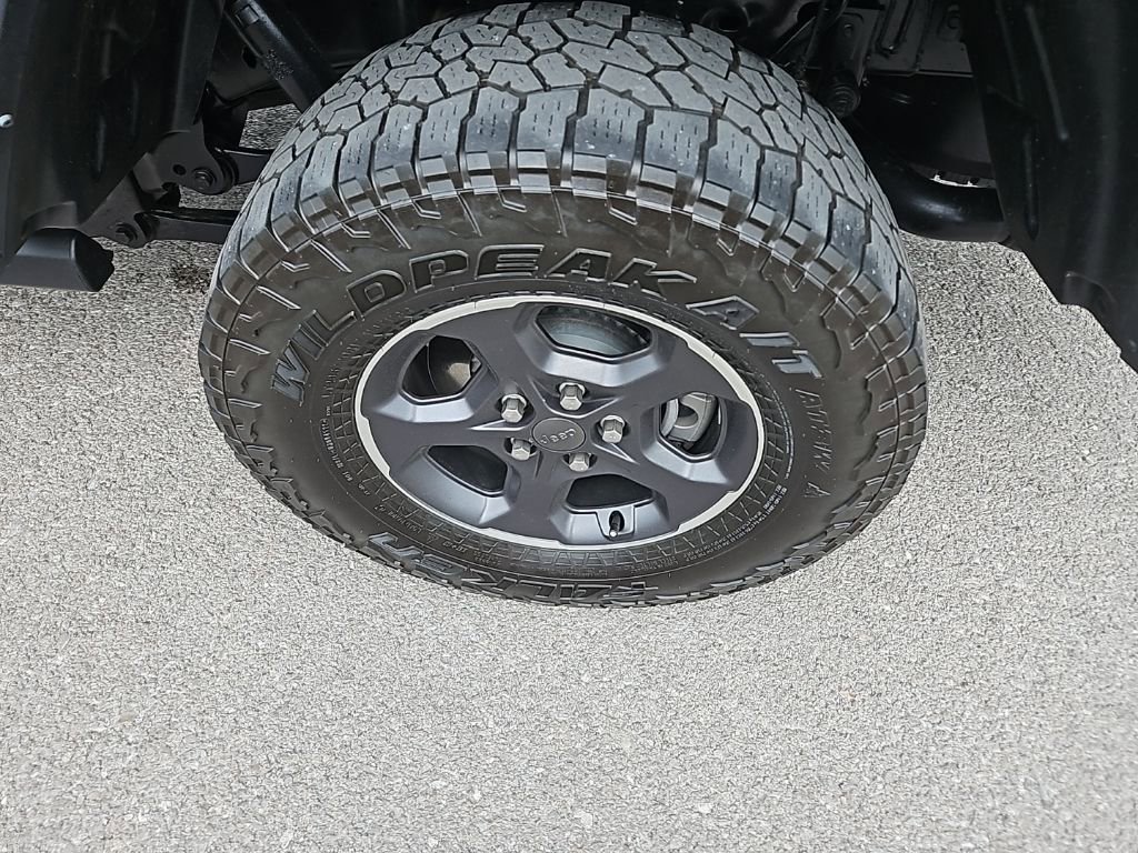 Used 2023 Jeep Gladiator Rubicon w/ LED Lighting Group image 13