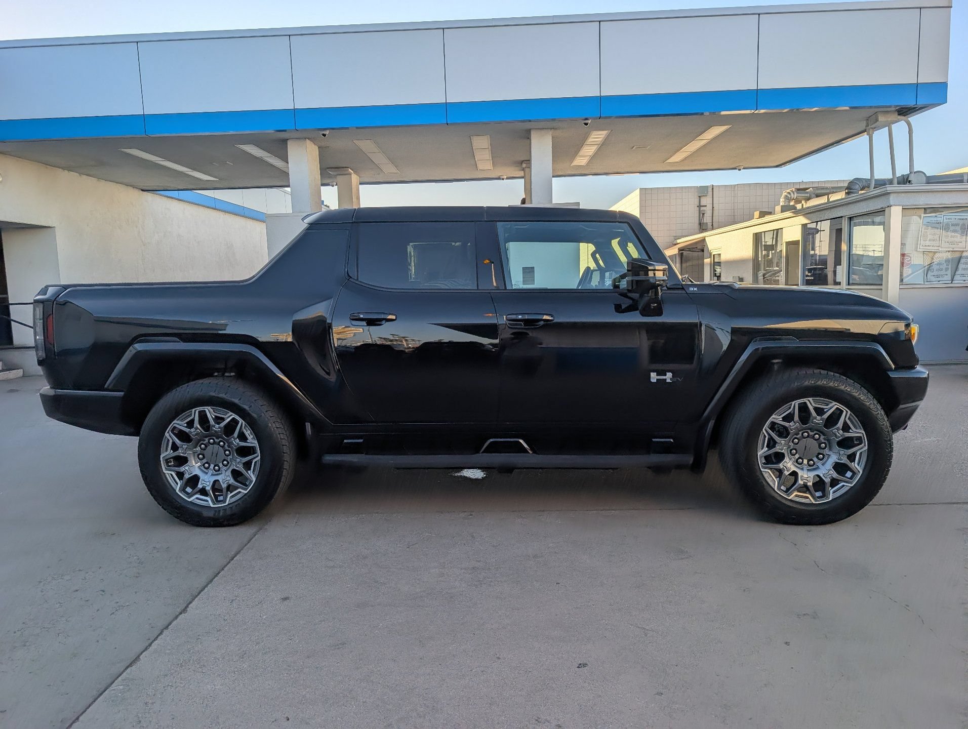 Used 2024 GMC Hummer EV 3X AWD/4WD image 7