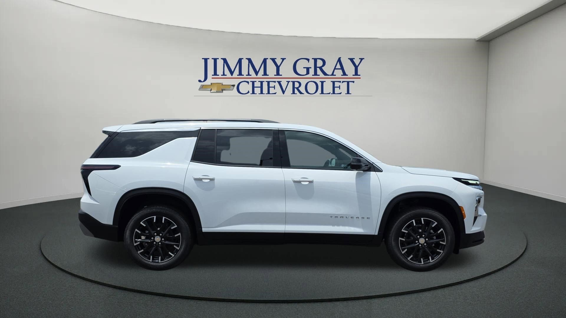 New 2026 Chevrolet Traverse LT w/ Sun and Wheel Package FWD image 6