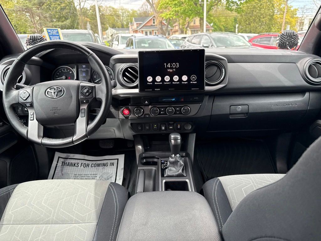 Used 2021 Toyota Tacoma TRD Off-Road w/ Technology Package AWD/4WD image 15