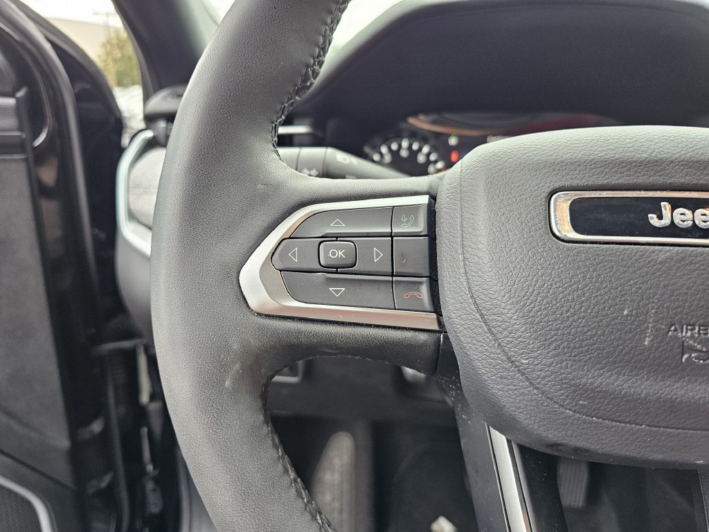Used 2024 Jeep Compass Latitude AWD/4WD image 21