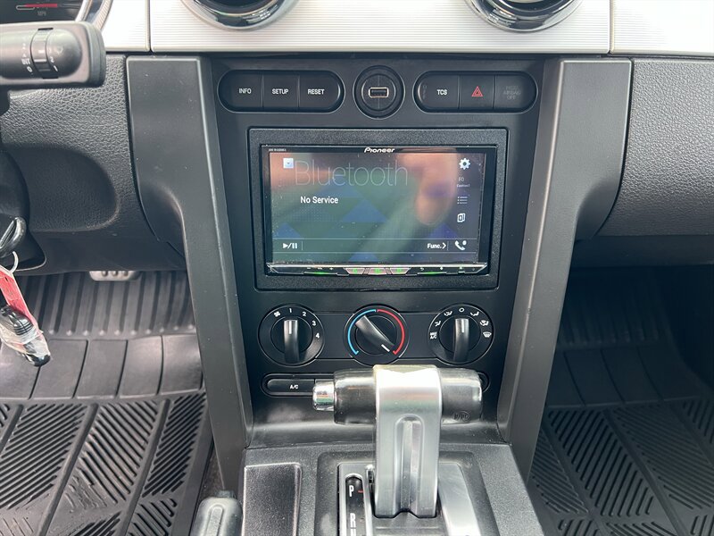 Used 2006 Ford Mustang GT RWD image 13