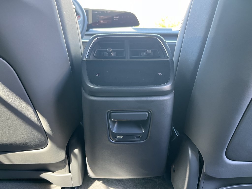 Used 2024 Lucid Air Touring AWD/4WD image 28