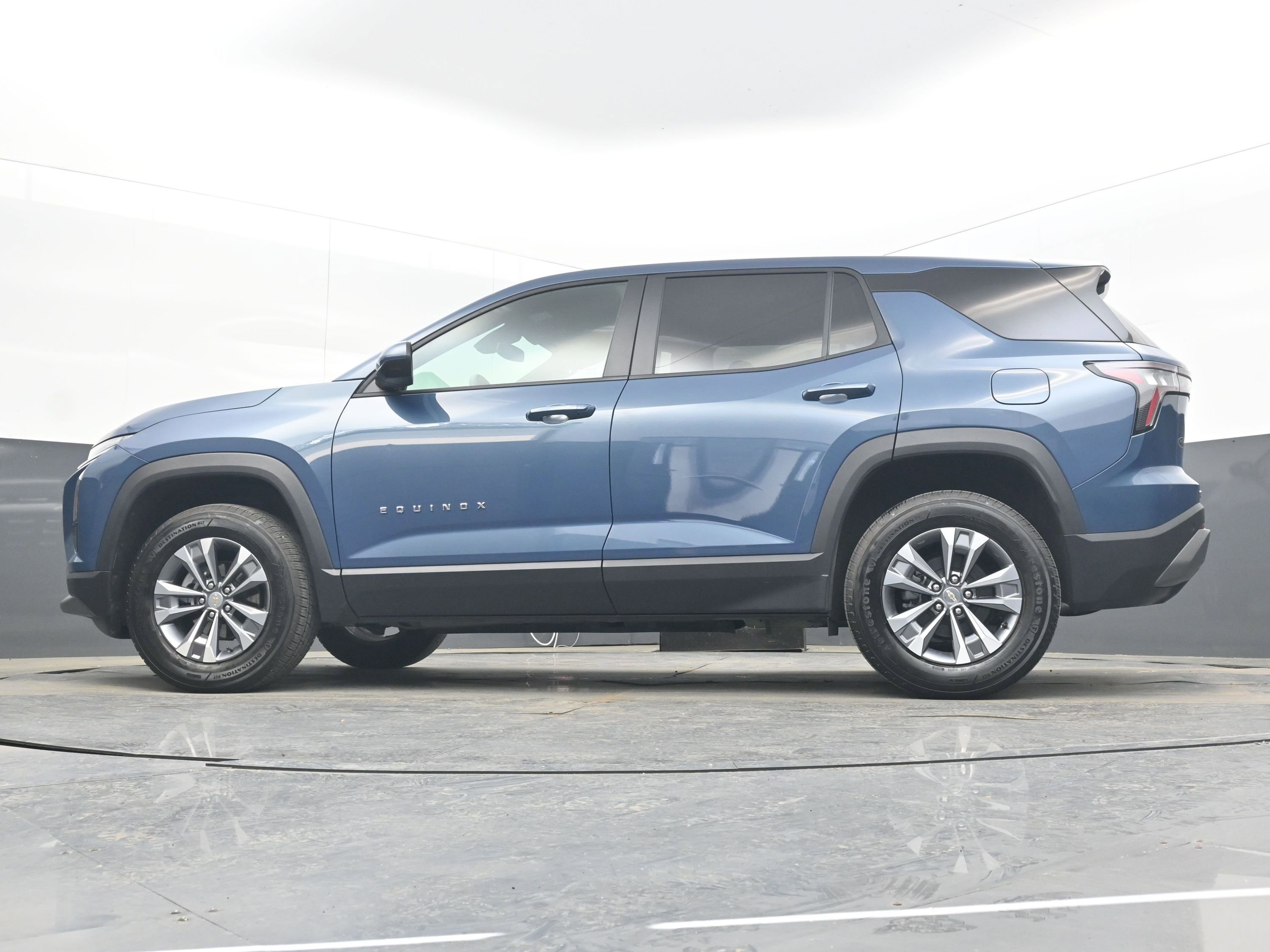 Used 2025 Chevrolet Equinox LT image 24