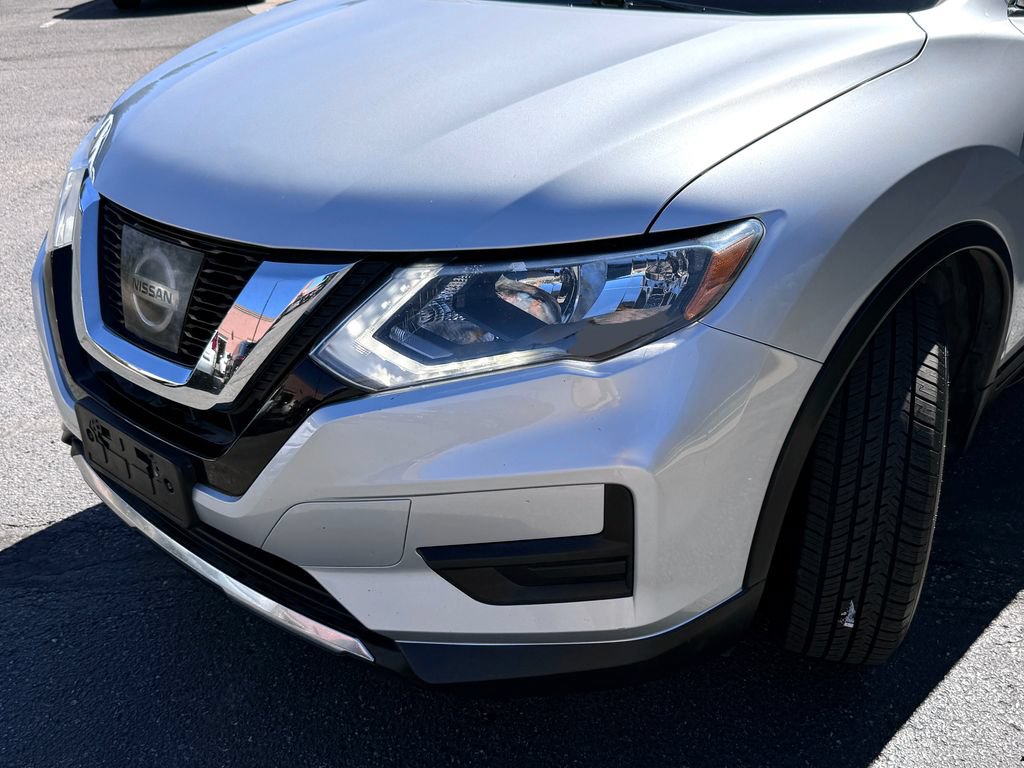 Used 2017 Nissan Rogue SV w/ SV Premium Package AWD/4WD image 5