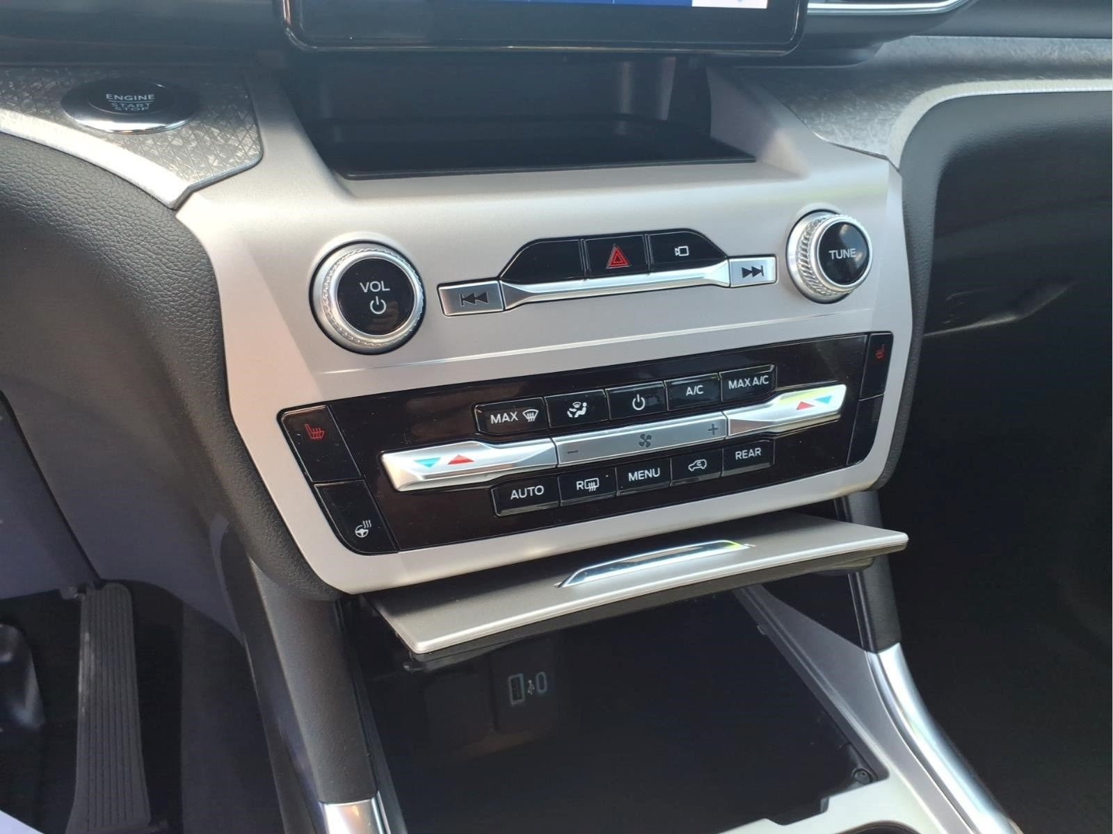 Used 2023 Ford Explorer Timberline w/ Timberline Technology Package AWD/4WD image 18