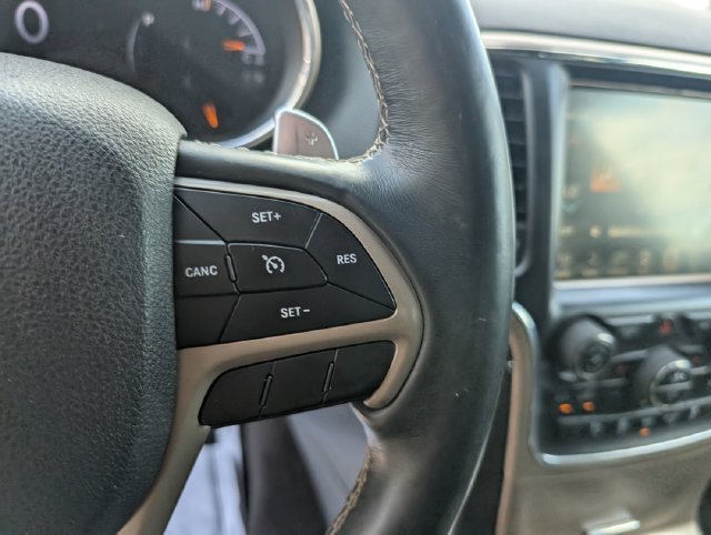 Used 2017 Jeep Grand Cherokee Limited AWD/4WD image 21