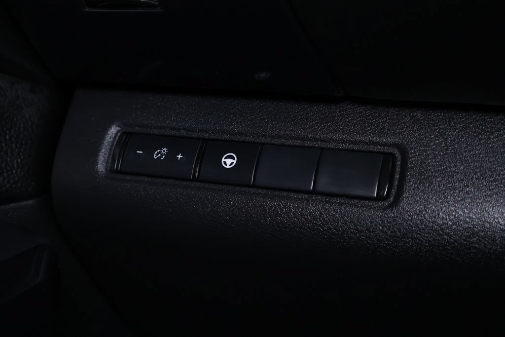 Used 2024 Nissan Pathfinder SV AWD/4WD image 25